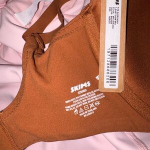 BRAND NEW LIMITED EDITION SKIMS!!!! with tags!!! 32G/32DDDD T shirt bra. #skims